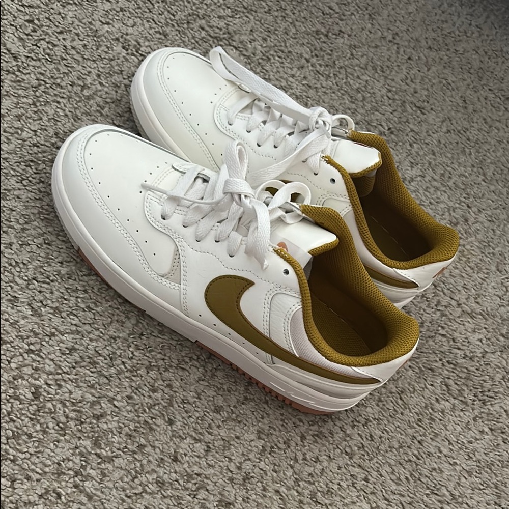 Nike Women’s Gamma Force Sneakers
